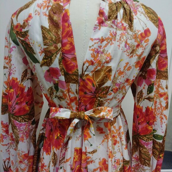 1970's Handmade Flower Print Dress - Picture 6 of 9